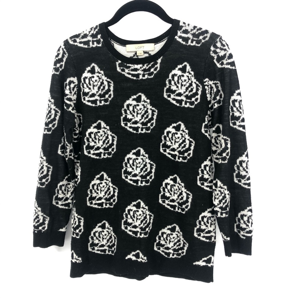🎈Ann Taylor Loft Black  White Floral Knit Sweater